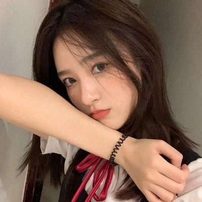 追梦的黎族女娃娃